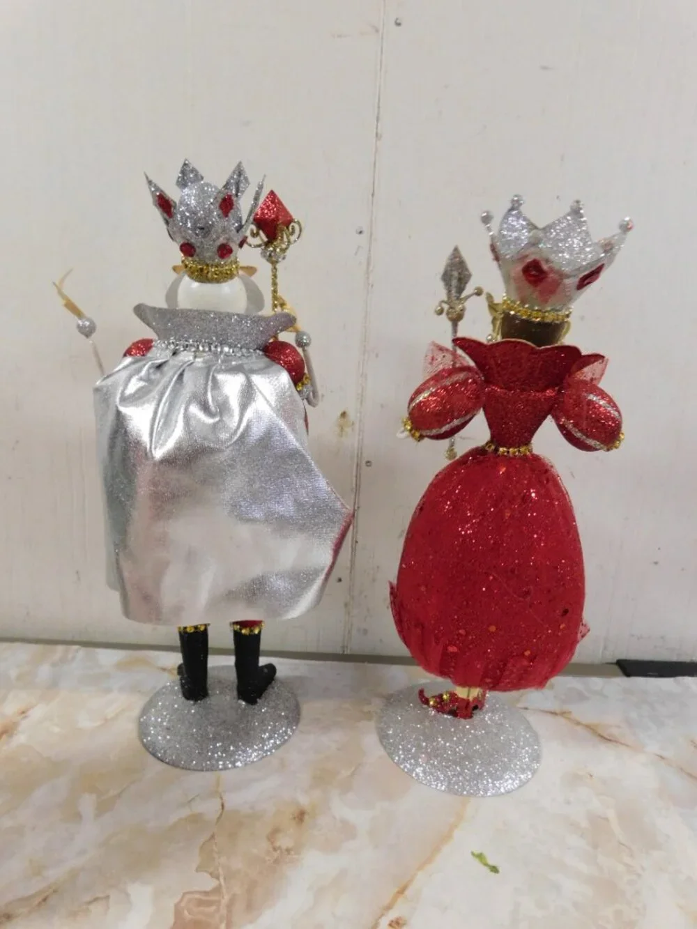 Vtg Pier 1 One QUEEN & KING OF DIAMONDS Valentine Silver Crown Figurines Deco